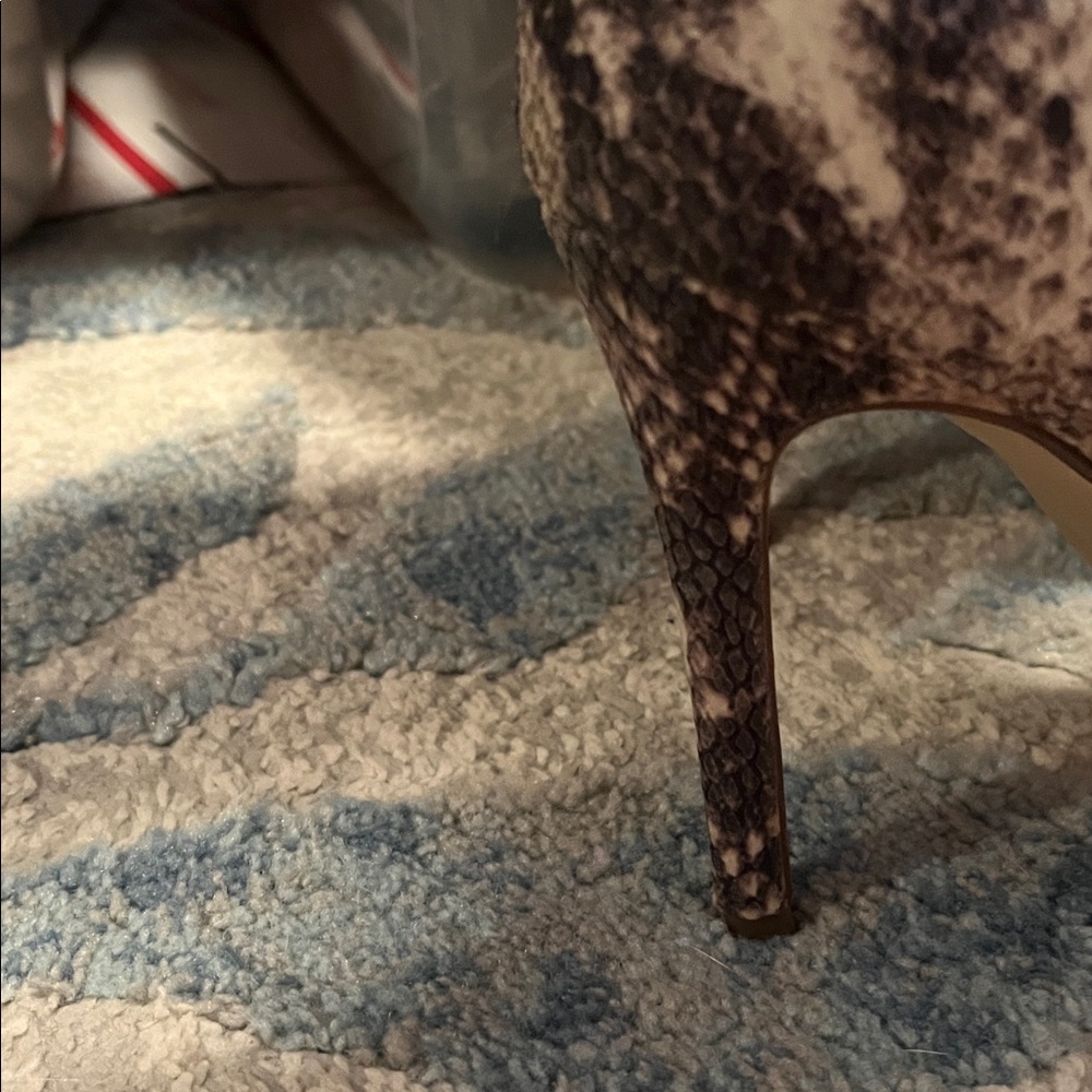 Guess Naddy Snakeskin Heeled Over The Knee Boots - Picture 9 of 10